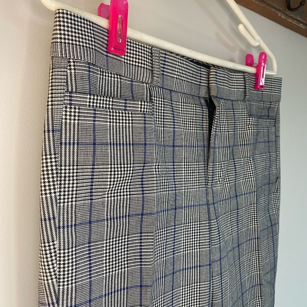Banana Republic Sloan Slim Pant - Black and Blue Plaid  Size 4